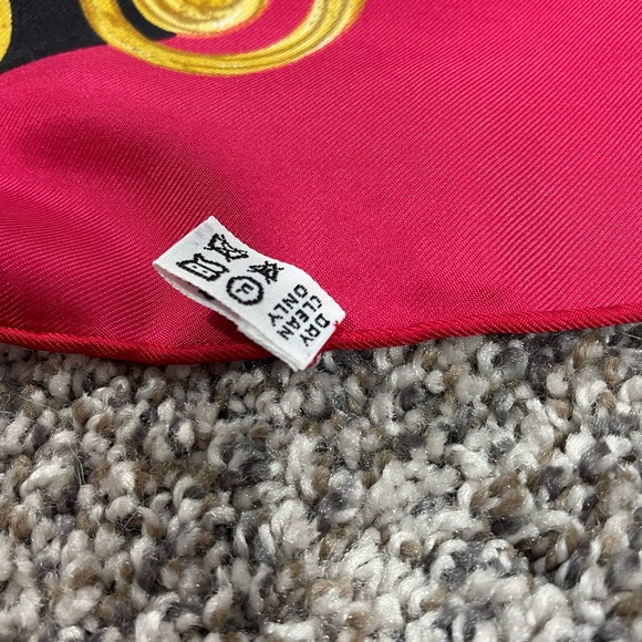 Authentic CELINE silk scarf with certificate 34x34” - Picture 7 of 10